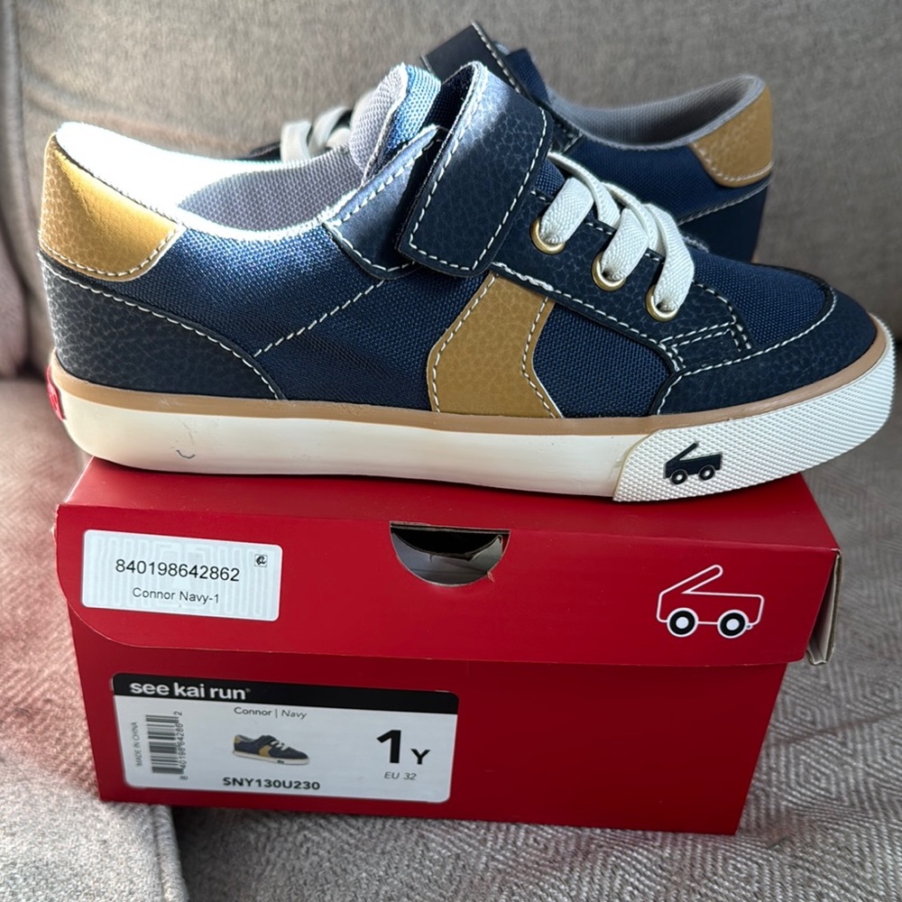 NIB See Kai Run Kids Navy and Tan Sneakers Connor size 1Y